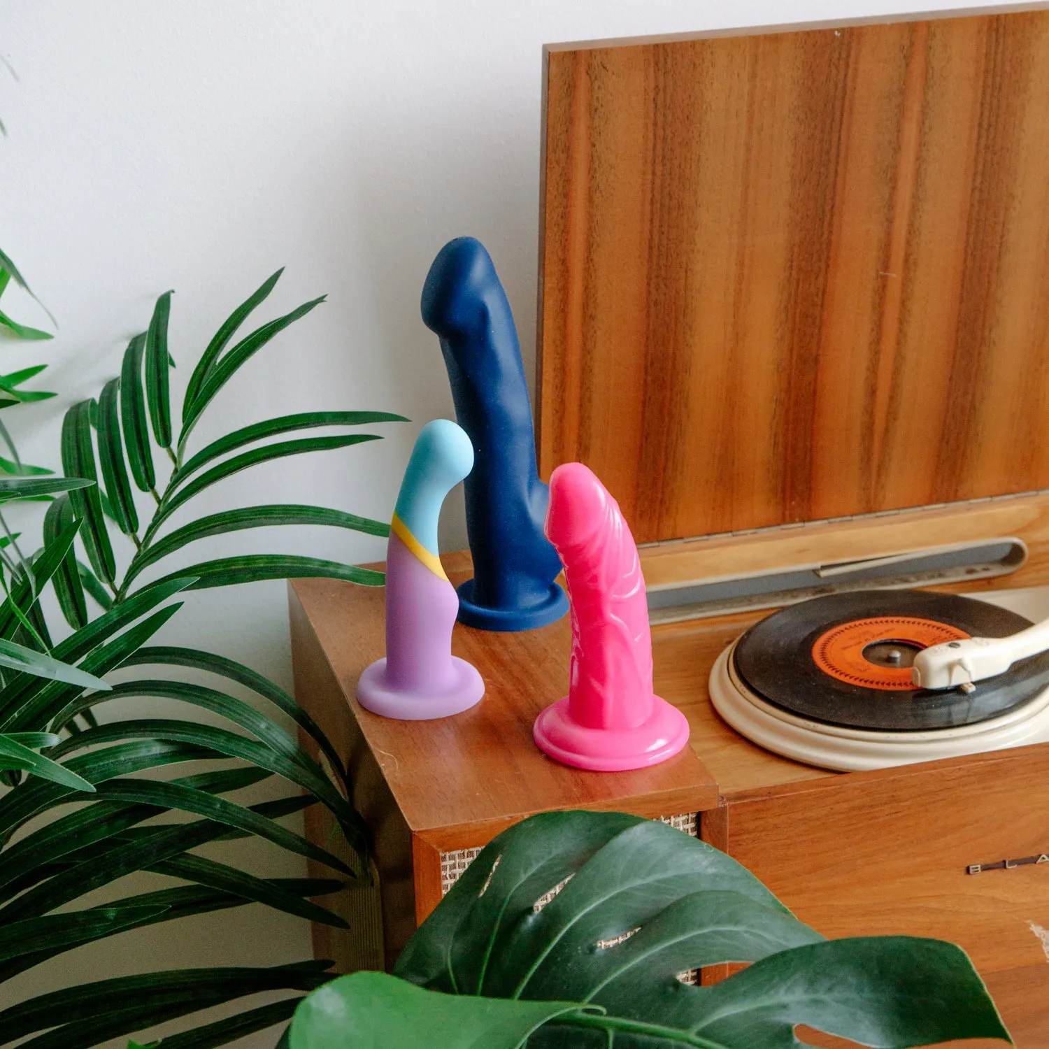 Avant D8 Ergo Dual-Density Dildo